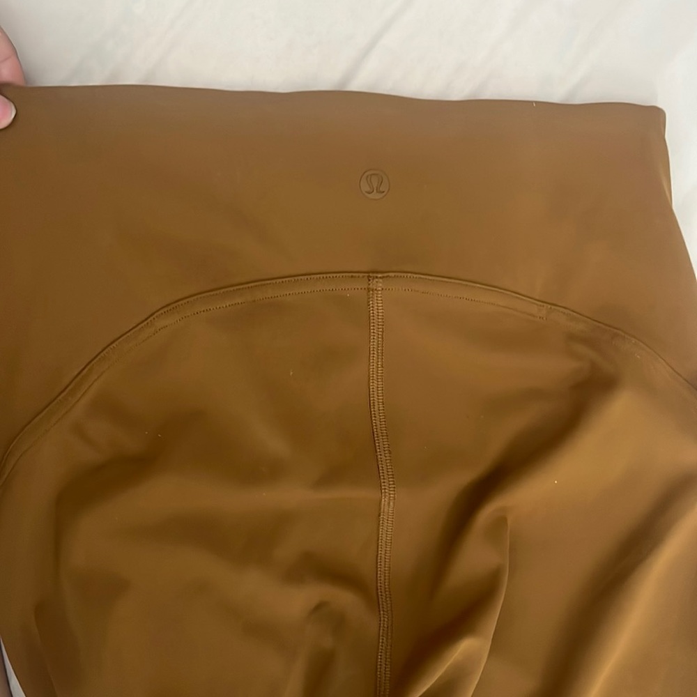 Lulu Instill leggings.